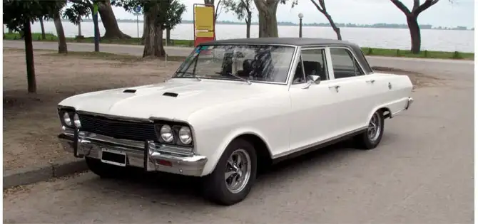 Weißer Oldtimer – beispielhaftes Ankaufsfahrzeug in Vlotho